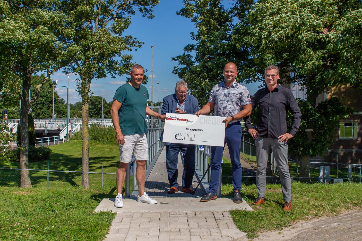 Nieuwe loopbrug bij WSV de Zuiderzee
